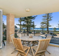Beachfront on Golden Mile - C Tourism