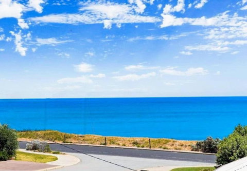 Relaxing Getaway Beachfront Access Multi Family Pets Mandurah - C Tourism 2