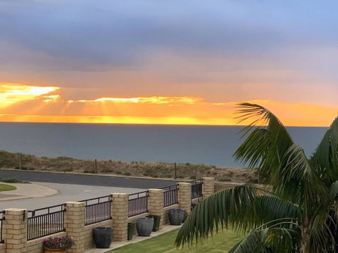 Relaxing Getaway Beachfront Access Multi Family Pets Mandurah - C Tourism 1