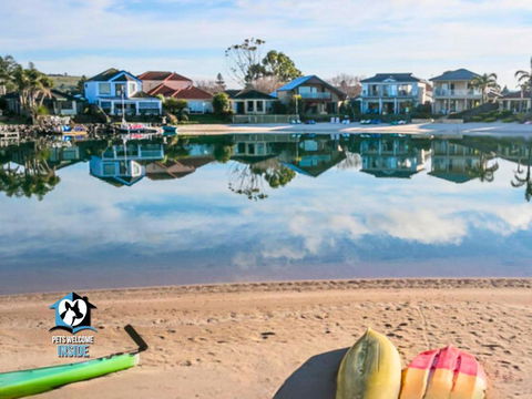 Renovated Beautiful Holiday Home With A Private Beach & Stunning Views! - C Tourism 0