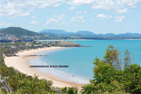 RELAX @48 CLOSE TO BEACH Sleeps 7 - C Tourism 1
