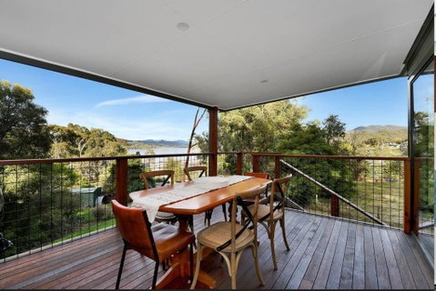 Relax At Goughs Bay - C Tourism 0