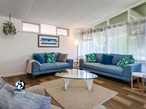 Renovated 3BR One Street To Beach - C Tourism 1