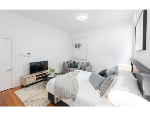 Renovated Studio In Bohemian Area Close To City - C Tourism 1