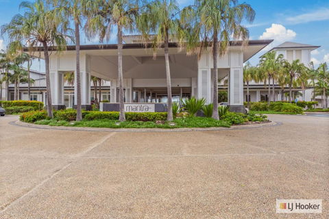 RESORT ON THE BEACH 1219/20 - C Tourism 1