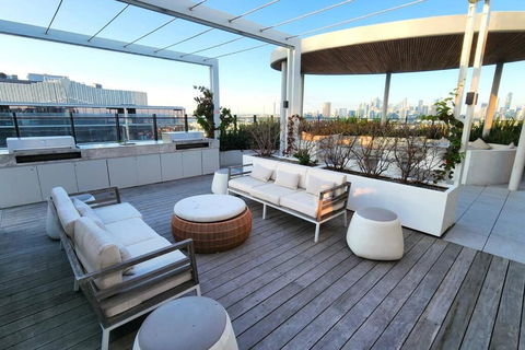 Resort-style Exec 1 Bed With Study In Port Melbourne - C Tourism 3