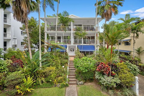 Ribbons Beachfront Apartments Clifton Beach - C Tourism 0
