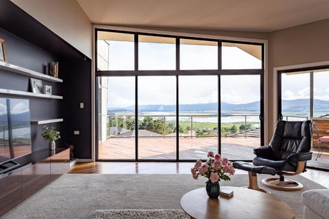 River Haven Serene Spacious With River Views - C Tourism 0