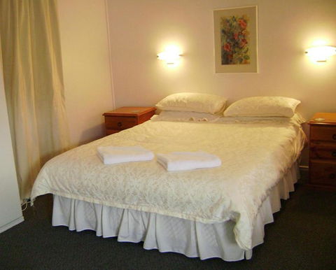 River Park Motor Inn - C Tourism 0