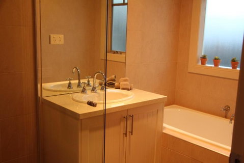 River Rock Cottage Centrally Located And Dog Friendly - C Tourism 3