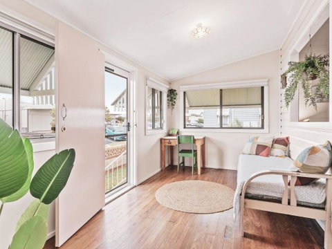 Rosena - The Classic Beach House - 5 Cashmore Street - C Tourism 2