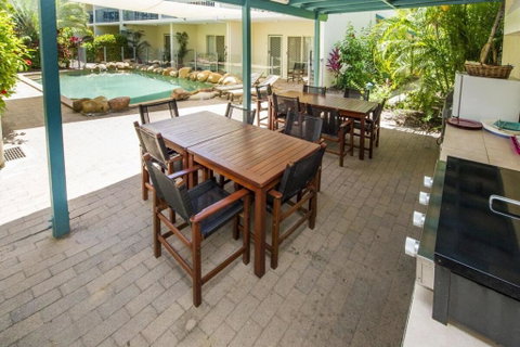 SAILS 9 Beachfront Getaway Horseshoe Bay - C Tourism 3