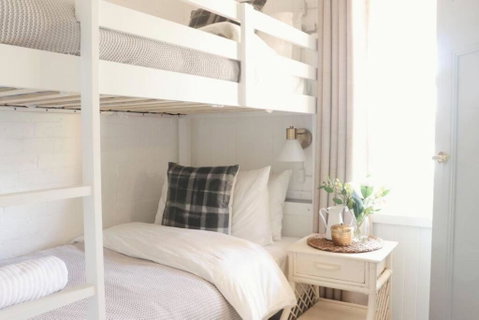 Rustic Chic 200 Metres From CBD - C Tourism 1