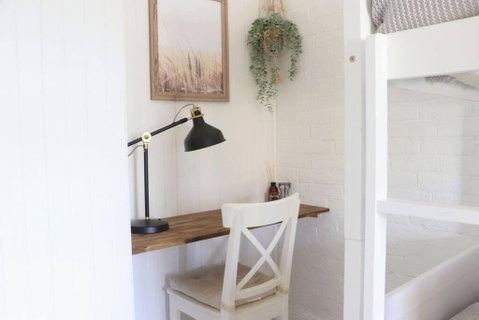 Rustic Chic 200 Metres From CBD - C Tourism 2