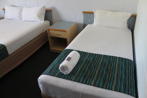 Rocky Glen Hotel Motel Gladstone - C Tourism 3