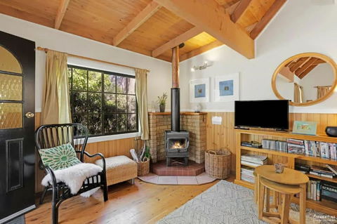Romantic Tricklebeck Spa Cottage - C Tourism 1
