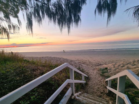 Rosalynda- Luxury Beachfront 3 BR Townhouse - C Tourism 0