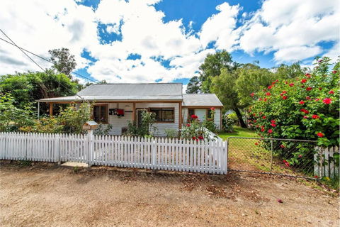 Rose Cottage Nannup - C Tourism 0