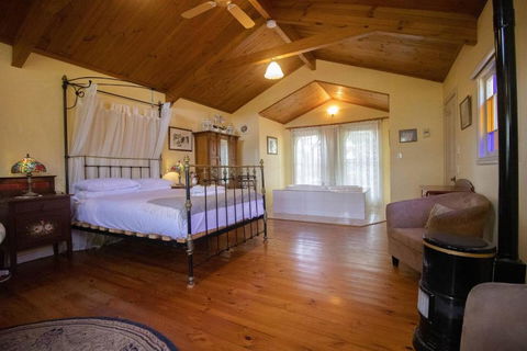 Rose Petal Cottage - C Tourism 0