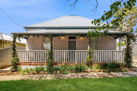 RoseBerne Cottage - C Tourism 0