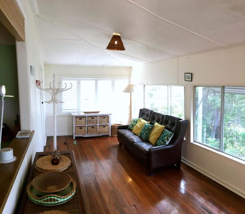 Rosemaree, 24 East Street - C Tourism 1