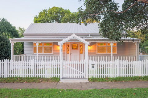 Rosemill Cottage - Mobility Friendly Accommodation Never Looked Better! - C Tourism 3