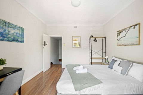 Rustic Queen Room In Glebe - Next To USYD - Shared Bathroom - C Tourism 0