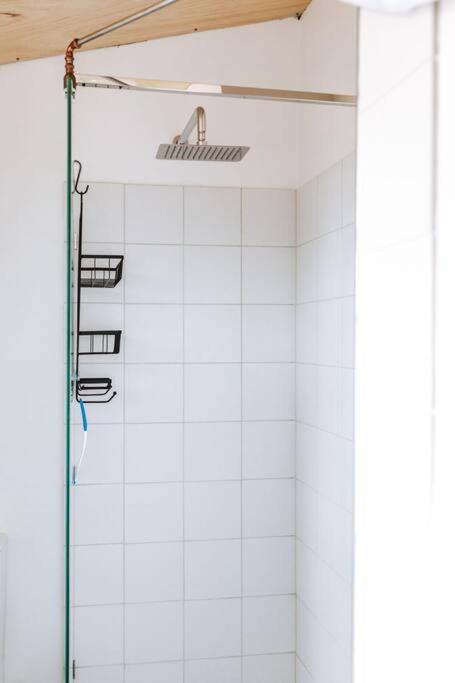 S U N S E T S H A C K Binalong - C Tourism 1