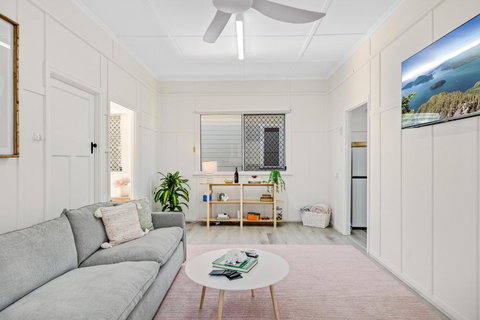 Sage Cottage! CBD Perfection! - C Tourism 0