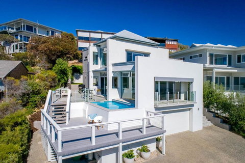 Salty Kiss I Private Properties - C Tourism 1