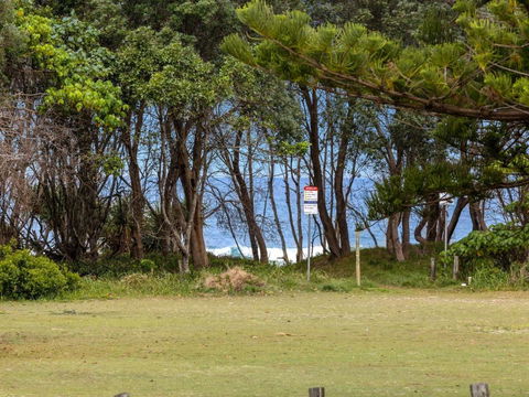Salty Kisses On Marine Parade - C Tourism 1