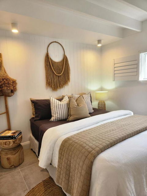SALTY PALMS -Seaside Studio Apartment - C Tourism 1