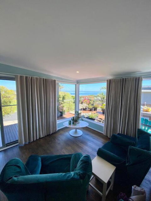 Salty Paws Dog Friendly Luxe Cottage - C Tourism 0