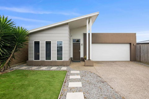 Salty Sage Beach House - C Tourism 3