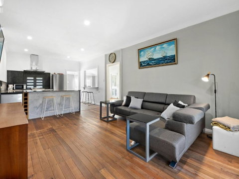 Salty Sea Cottage - C Tourism 2