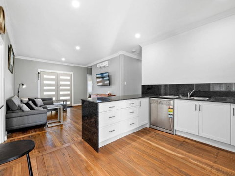 Salty Sea Cottage - C Tourism 3