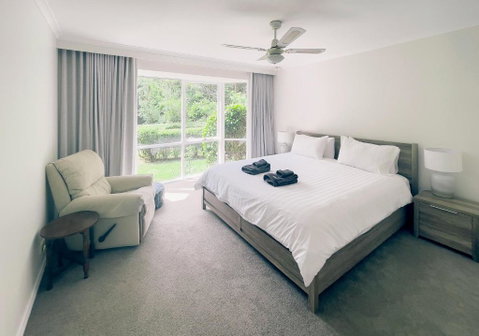 Sanctuary Park Cottages - C Tourism 3