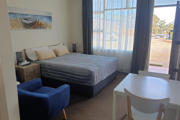 Sandpiper Motel Ulladulla with C Tourism