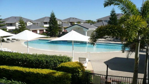 Sands 16, 20 - 22 Pacific Parade - C Tourism 1