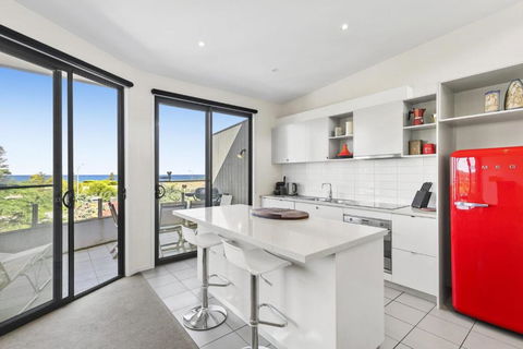 Sandy Beach Apt 4 - C Tourism 2