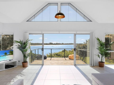 Sandy Cove - C Tourism 1