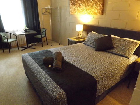 Sunbird Motel - C Tourism 3