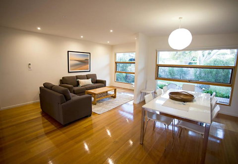 SUNNY DAZE - C Tourism 1