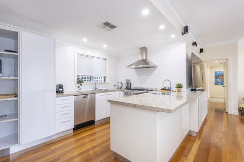 Swanbourne Family Home - Executive Escapes - C Tourism 3