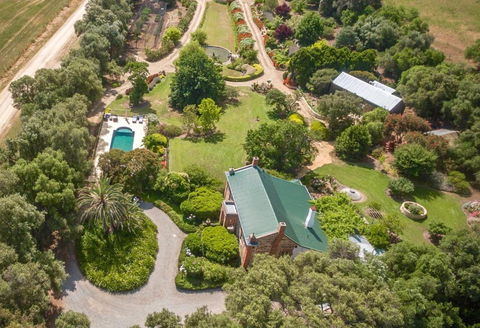 The Garden Cottage At The Olives - C Tourism 3