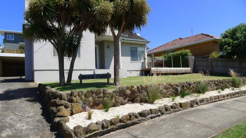 BEACHPOINT COTTAGE - C Tourism 2
