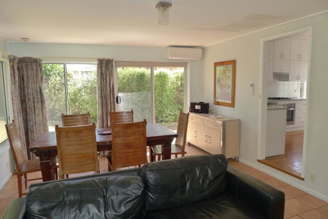 BEACHPOINT COTTAGE - C Tourism 3