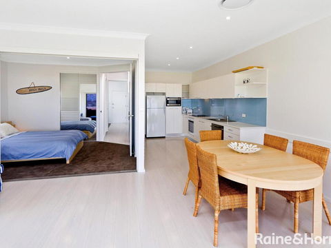 Beachside Bungalow #4 - 4/139 Avoca Drive, Avoca Beach - C Tourism 3