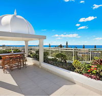 Beachside Resort Kawana Waters - C Tourism