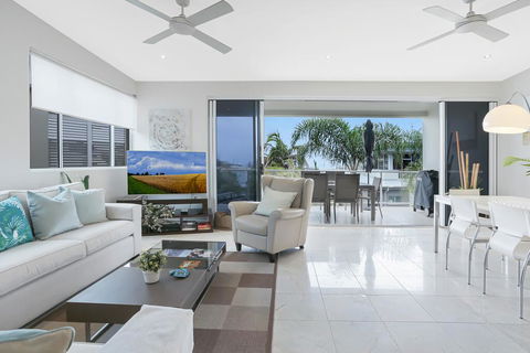 Beachside Vibes, Sunshine Beach - C Tourism 1